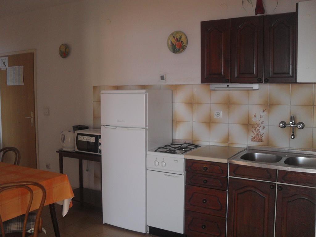 Apartments Coko Omiš Rum bild