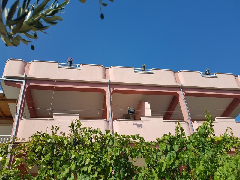 Apartments Coko Omiš Exteriör bild