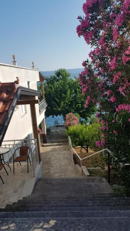 Apartments Coko Omiš Exteriör bild
